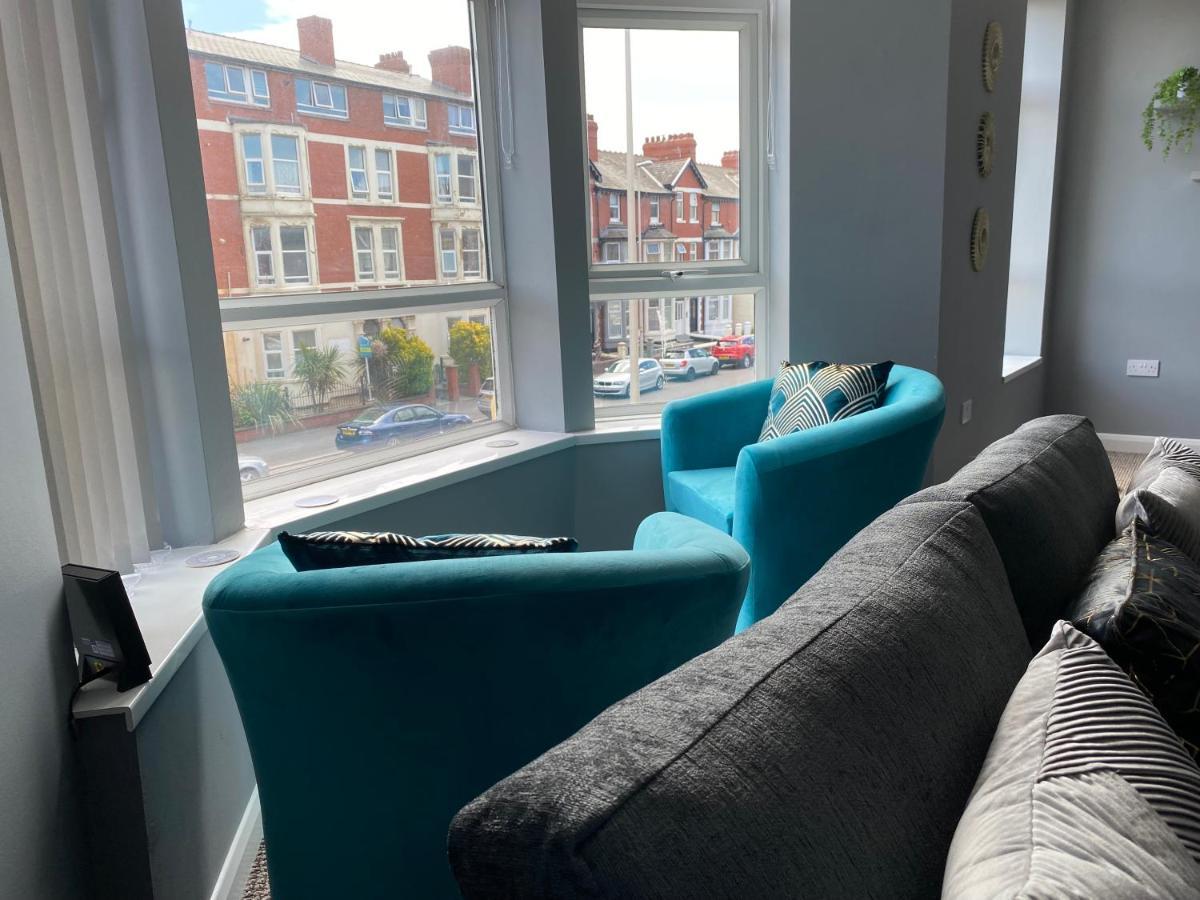 Blackpool Sleepover Apartment 4 Free Parking Sleeps 6 Bagian luar foto